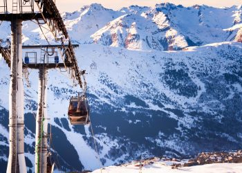 Three Valleys ski area cheap ski package deals