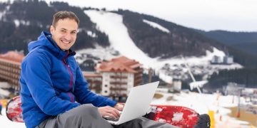 Working Remotely While Skiing: The Digital Snowmad Guide
