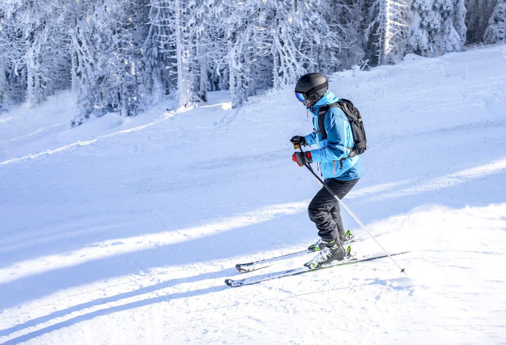 Crust snow requires careful control when skiing or snowboarding