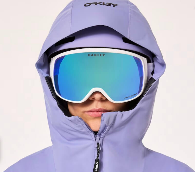 Oakley make cool snowboard attire including jackets and goggles