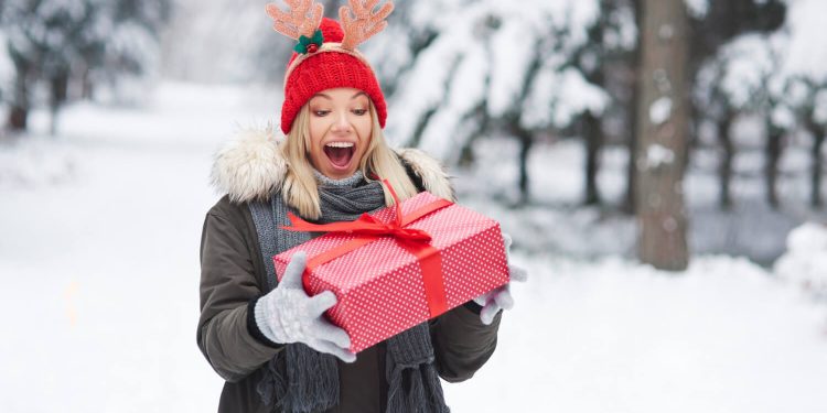 32 Great Ski Gift Ideas for Skiers & Snowboarders