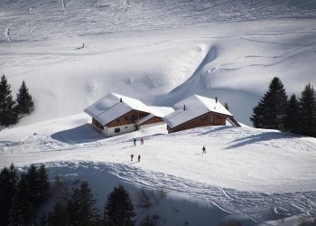 How to find cheap ski deals and lift passes in Switzerland