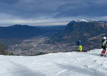 Garmisch-Partenkirchen skiing with a view of the valley
