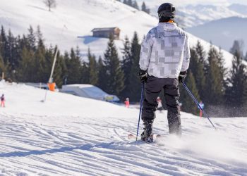 When is the best time to ski in the USA