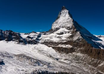 The matterhorn glacier in Zermatt has suspended summer skiing in 2026