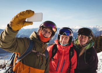 where to find the best last minute ski trip packages in europe